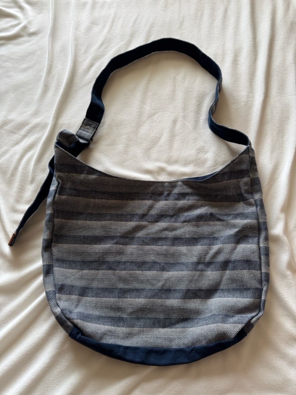 Thirty-one retro metro hobo bag